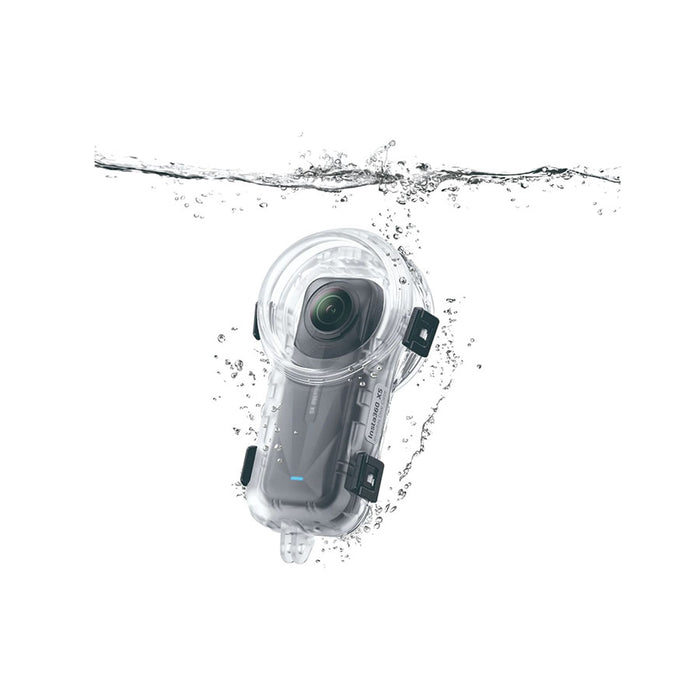 insta360-invisible-dive-case-x5-sotto-acqua