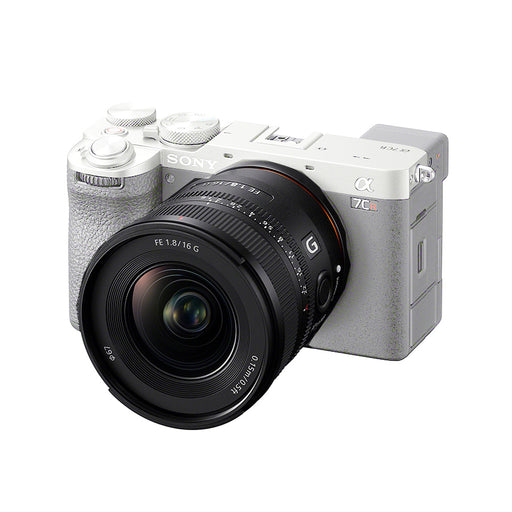 sony-fe-16mm-a-focale-fissa-montato