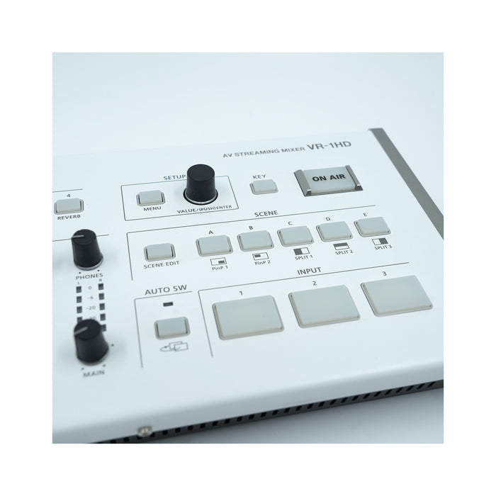 Roland AV Streaming Mixer VR-1HD Demo